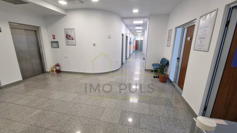Timisoara, cladire de vanzare la 4 minute de centru, acces auto.